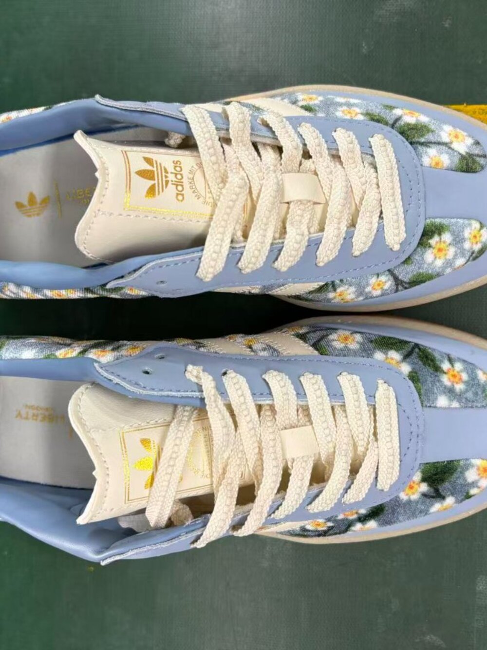 Adidas Samba Blue Floral Daisy Print Gum Sole Shoes - Picture 4 of 6
